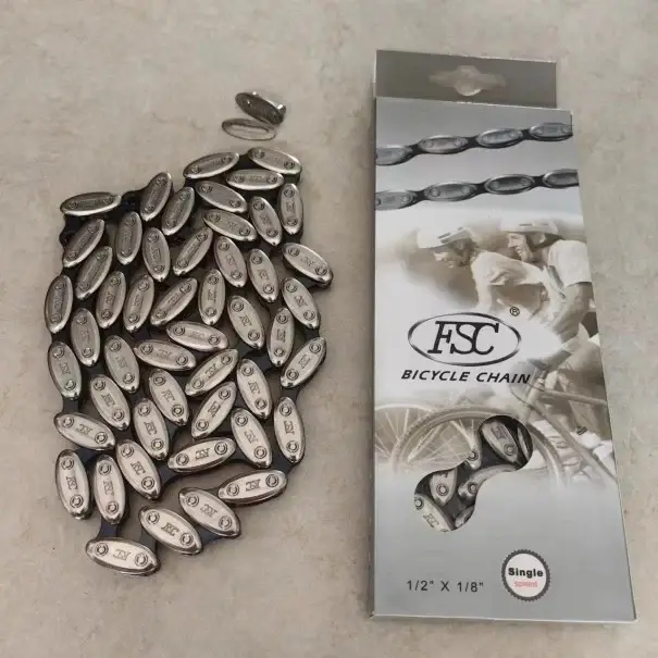 Cenově Výhodný Řetěz FSC Olive pro jednorychlostní kola, 100 článků, 1/2" x 1/8", s rychlouzávěrem, vhodný pro fixní převody a horská kola