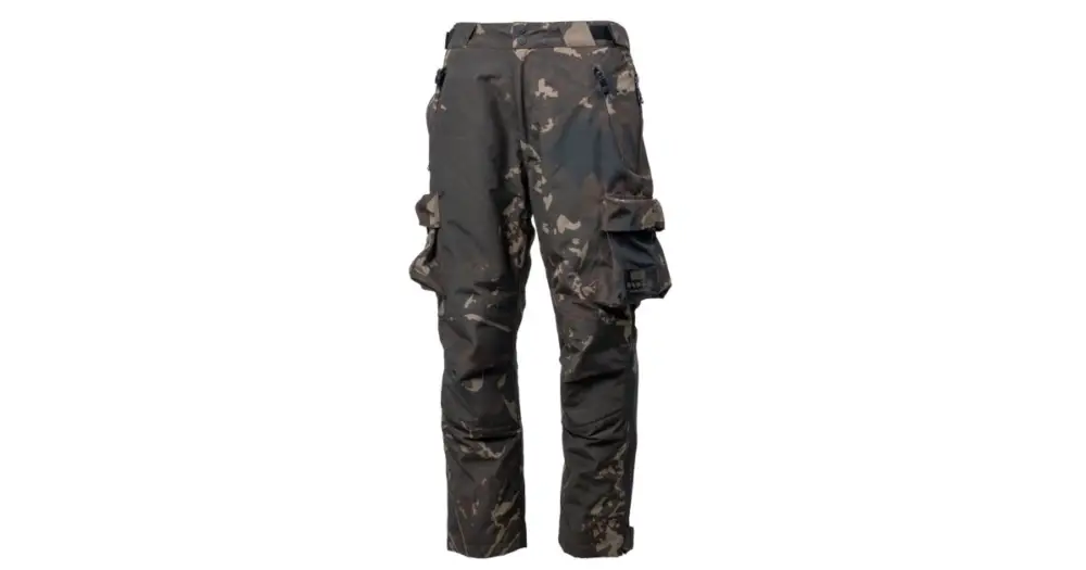 Nash Kalhoty Zero Tolerance Helluva Waterproof Trousers Camo - XXXL Hit Sezóny