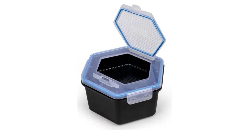 Zebco Krabička Na Živé Nástrahy Se Sítem Secure-Lock Bait Box And Sieve 2 l Vysoce Kvalitní