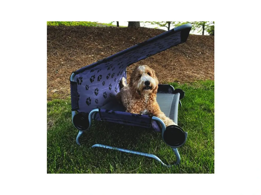 Disc-O-Bed Postel pro psa se stříškou DOG BED DOG-BED Large Vnější rozměry: délka 126 cm, šířka 81 cm, výška 35,5 cm Lehací plocha: délka 120 cm, šířka 69 cm, výška 25,5 cm Značkový